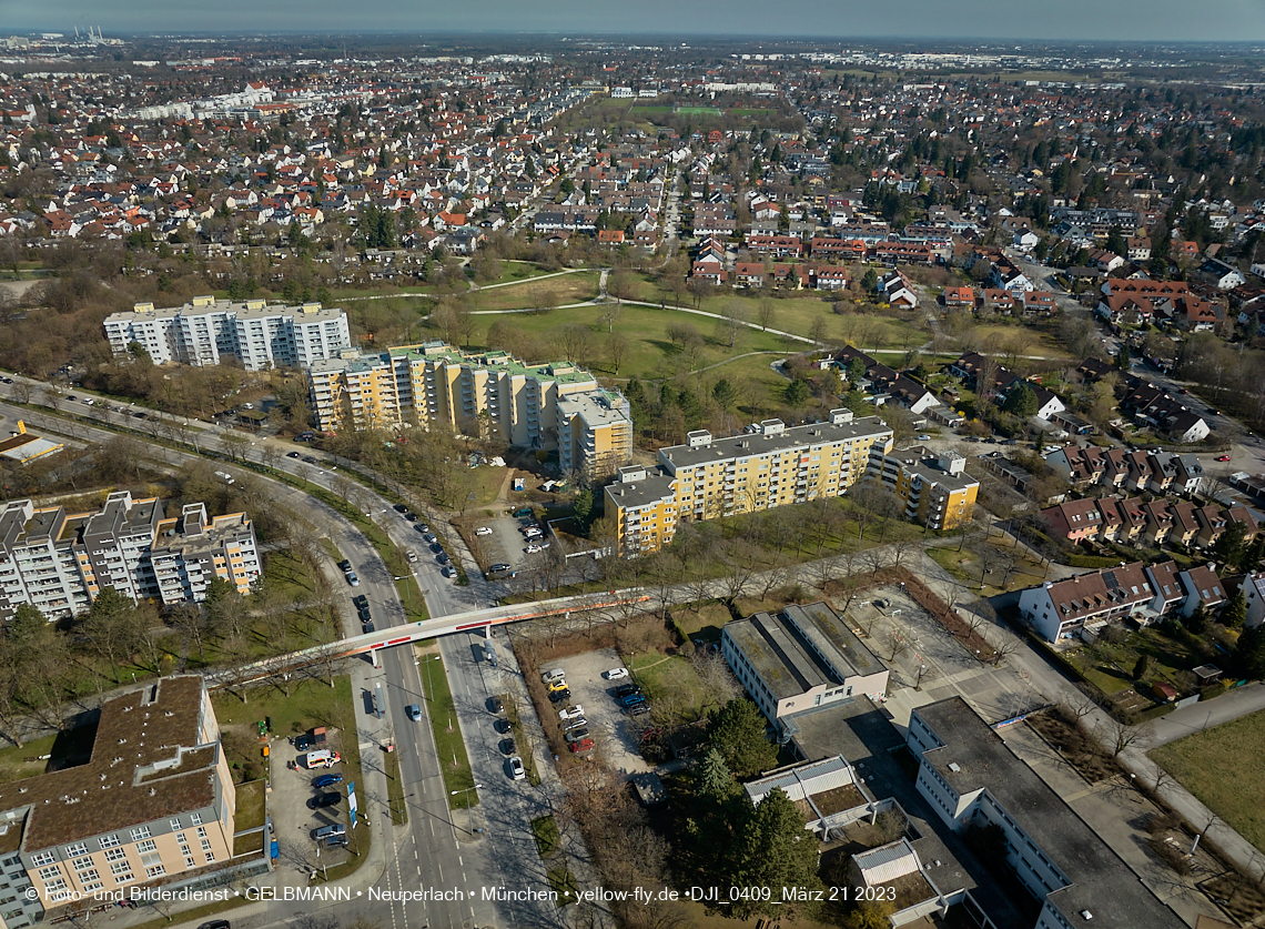 21.03.2023 - Luftbilder von der Baustelle Karl-Marx-Ring 53-57 in Neuperlach